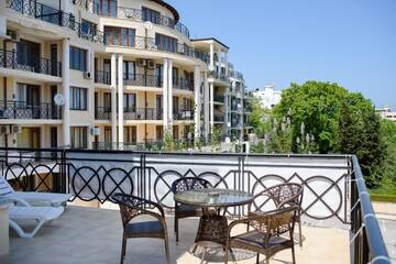 Фото номера Апартаменты с 2 спальнями и террасой — «Иглика» Апарт-отели Sea View Rental Iglika Apartments г. Золотые Пески 18