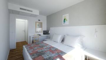 Фото номера Двухместный номер с 2 отдельными кроватями, вид на сад Отель Hotel Erma г. Золотые Пески 5