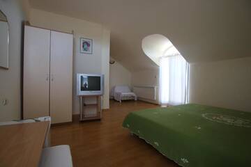 Фото номера Двухместный номер с 1 кроватью и балконом Гостевой дом Guest House Kiwi г. Золотые Пески 25