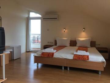 Фото Гостевой дом Guest House Kiwi г. Золотые Пески 1