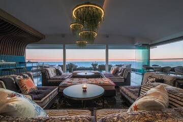 Фото номера Двухместный номер CONCEPT с 1 кроватью и видом на море Отель Grifid Encanto Beach Hotel - Wellness &amp; Spa г. Золотые Пески 3