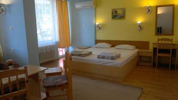 Фото номера Люкс с балконом Отель Hotel Mechta г. Золотые Пески 5