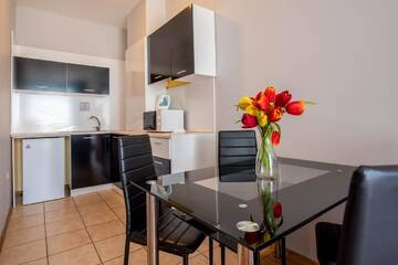 Фото номера Апартаменты с 1 спальней и видом на море Апарт-отели 1-st Line Izvora Sea View Apartments on Golden Sands г. Золотые Пески 7