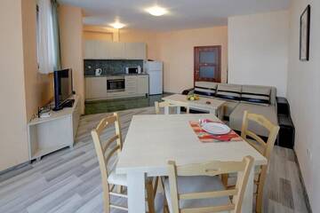 Фото номера Апартаменты Делюкс с 1 спальней Апарт-отели 1-st Line Izvora Sea View Apartments on Golden Sands г. Золотые Пески 13