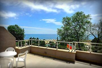 Фото номера Апартаменты Делюкс с 1 спальней Апарт-отели 1-st Line Izvora Sea View Apartments on Golden Sands г. Золотые Пески 21