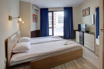 Фото номера Апартаменты Делюкс с 1 спальней Апарт-отели 1-st Line Izvora Sea View Apartments on Golden Sands г. Золотые Пески 15