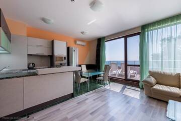 Фото номера Апартаменты Делюкс с 1 спальней Апарт-отели 1-st Line Izvora Sea View Apartments on Golden Sands г. Золотые Пески 6