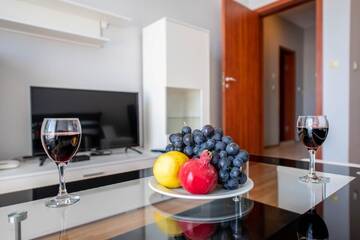 Фото номера Апартаменты с 1 спальней и видом на море Апарт-отели 1-st Line Izvora Sea View Apartments on Golden Sands г. Золотые Пески 9