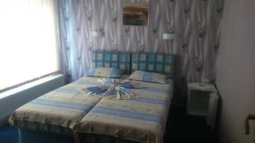 Фото номера Двухместный номер с 1 кроватью с видом на море Гостевой дом Enjoy Guest House г. Золотые Пески 6
