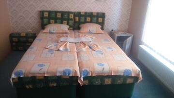 Фото номера Двухместный номер с 1 кроватью с видом на море Гостевой дом Enjoy Guest House г. Золотые Пески 2