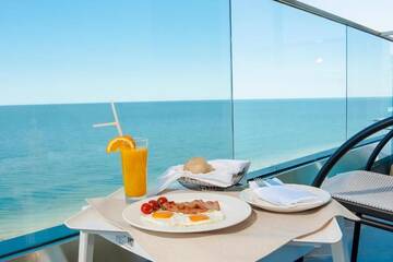 Фото номера Улучшенный номер с балконом и видом на море Отель International Hotel Casino &amp; Tower Suites FREE PARKING г. Золотые Пески 12