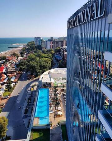 Фото номера Улучшенный номер с балконом и видом на море Отель International Hotel Casino &amp; Tower Suites FREE PARKING г. Золотые Пески 10