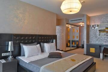 Фото номера Президентский люкс Отель International Hotel Casino &amp; Tower Suites FREE PARKING г. Золотые Пески 8