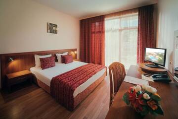 Фото номера Семейный номер (для 2 взрослых) Отель Kristal Hotel - Все включено г. Золотые Пески 4