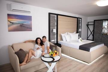 Фото номера Premium Room with Balcony (2 Adults + 3 Children) Отель Prestige Deluxe Hotel Aquapark Club- All inclusive г. Золотые Пески 14