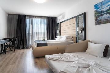 Фото номера Premium Room with Balcony (2 Adults + 3 Children) Отель Prestige Deluxe Hotel Aquapark Club- All inclusive г. Золотые Пески 4