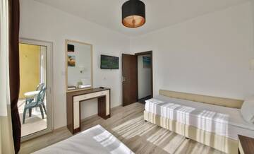 Фото номера Two-Bedroom Deluxe Suite with Balcony Отель Prestige Deluxe Hotel Aquapark Club- All inclusive г. Золотые Пески 9