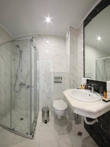 Фото номера Two-Bedroom Deluxe Suite with Balcony Отель Prestige Deluxe Hotel Aquapark Club- All inclusive г. Золотые Пески 7