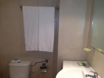 Фото номера Двухместный номер с 2 отдельными кроватями и видом на море Отель Vezhen Hotel - Free Parking г. Золотые Пески 4