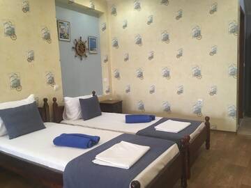 Фото номера Четырехместный номер с балконом и видом на море Отель Morski Briag Hotel г. Золотые Пески 5