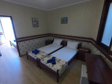 Фото номера Семейный номер с видом на море и балконом Отель Morski Briag Hotel г. Золотые Пески 3