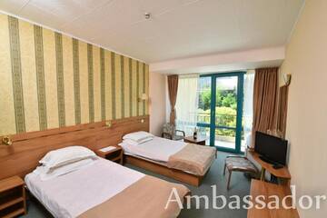 Фото номера Двухместный номер с 2 отдельными кроватями Отель Hotel Ambassador г. Золотые Пески 2