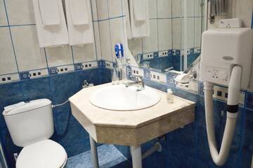Фото номера Семейный номер (для 2 взрослых и 2 детей) Отель Aphrodite Hotel г. Золотые Пески 5