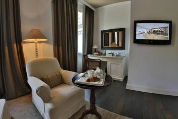 Фото номера Двухместный номер с 1 кроватью, вид на парк Отель Oasis Boutique Hotel, Riviera Holiday Club г. Золотые Пески 4