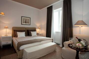 Фото номера Двухместный номер с 1 кроватью, вид на парк Отель Oasis Boutique Hotel, Riviera Holiday Club г. Золотые Пески 5