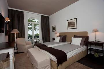 Фото номера Люкс с балконом и видом на море Отель Oasis Boutique Hotel, Riviera Holiday Club г. Золотые Пески 4