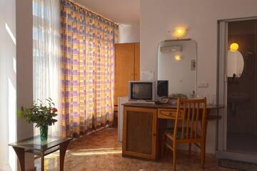 Фото номера Двухместный номер с 1 кроватью (для 2 взрослых) Отель Sunny Varshava Hotel г. Золотые Пески 5