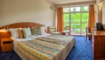 Фото номера Одноместный номер с балконом Отель Luna Hotel - Balneo &amp; Spa г. Золотые Пески 2