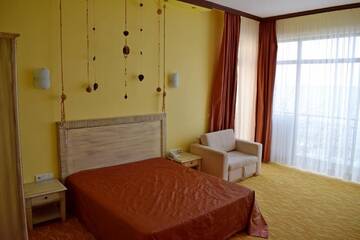 Фото номера Номер-студио с видом на море (для 2 взрослых и 2 детей) Отель Brigantina Beach Hotel г. Золотые Пески 3