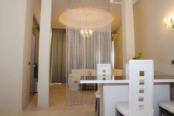 Фото номера Апартаменты Делюкс с 1 спальней Апарт-отели Paradise Green Park г. Золотые Пески 3