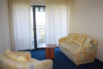 Фото номера Апартаменты (для 4 взрослых) Отель Hotel Perunika г. Золотые Пески 2