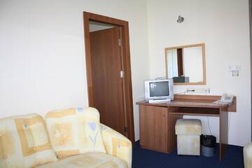 Фото номера Апартаменты (для 4 взрослых) Отель Hotel Perunika г. Золотые Пески 6