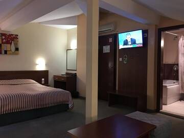 Фото номера Номер-студио с видом на море (для 3 взрослых) Отель Royal Beach г. Золотые Пески 3