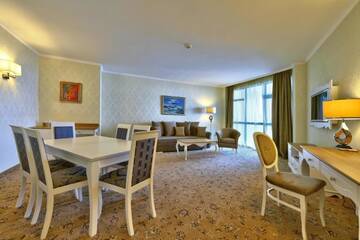 Фото номера Суперлюкс с 1 спальней Отель Marina Grand Beach Hotel All Inclusive г. Золотые Пески 7