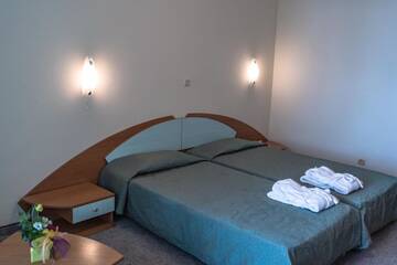 Фото номера Двухместный номер эконом-класса с 2 отдельными кроватями Отель Palm Beach Hotel г. Золотые Пески 3