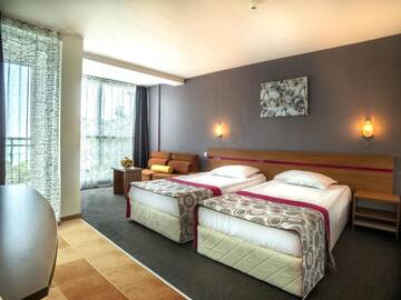 Фото номера Семейный номер (для 2 взрослых и 2 детей) Отель COOEE Mimosa Sunshine Hotel - All inclusive г. Золотые Пески 5