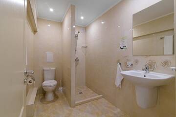 Фото номера Family Room with Balcony (2 Adults + 2 Children Under 12 Years) Отель Hotel Gradina г. Золотые Пески 7