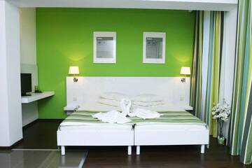 Фото номера Апартаменты с 1 спальней (2 взрослых + 3 детей) Отель Green Park Hotel г. Золотые Пески 5
