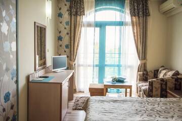 Фото номера Двухместный номер с 1 кроватью Отель Hotel Toro Negro г. Золотые Пески 6