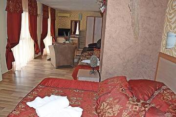Фото номера Трехместный номер Отель Hotel Toro Negro г. Золотые Пески 10