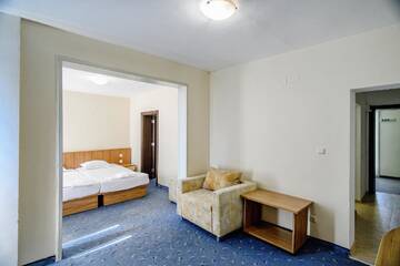 Фото номера Номер-студио с балконом и бесплатной парковкой, вид на море Отель International House of Journalists Resort г. Золотые Пески 2
