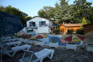 Фото Дома для отпуска Oasis Villas г. Золотые Пески 2