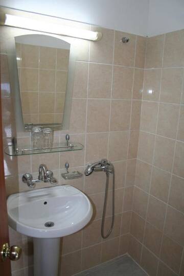Фото номера Двухместный номер с 2 отдельными кроватями Дома для отпуска Oasis Villas г. Золотые Пески 9