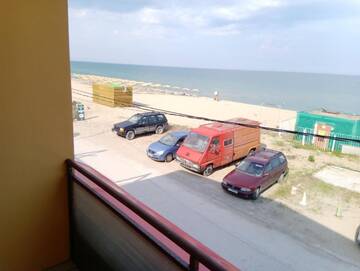 Фото номера Апартаменты с видом на море Гостевой дом Family Hotel GLOBUS г. Золотые Пески 11